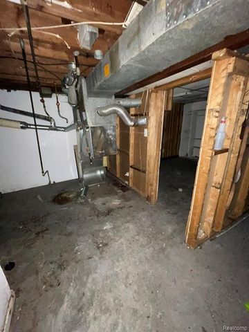 20569 Evergreen Road, Detroit, MI 48219