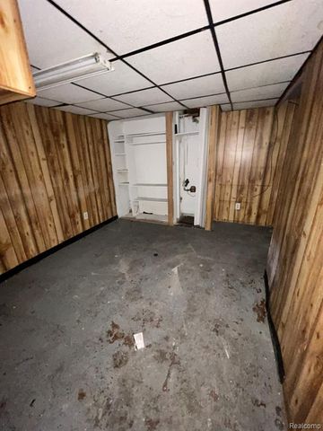 20569 Evergreen Road, Detroit, MI 48219