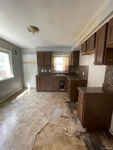 20569 Evergreen Road, Detroit, MI 48219