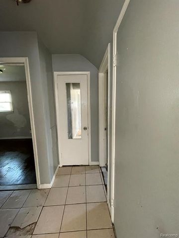 20569 Evergreen Road, Detroit, MI 48219