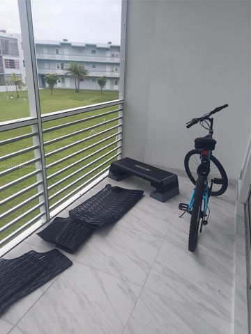 2300 Park Ln 211, Hollywood, FL 33021