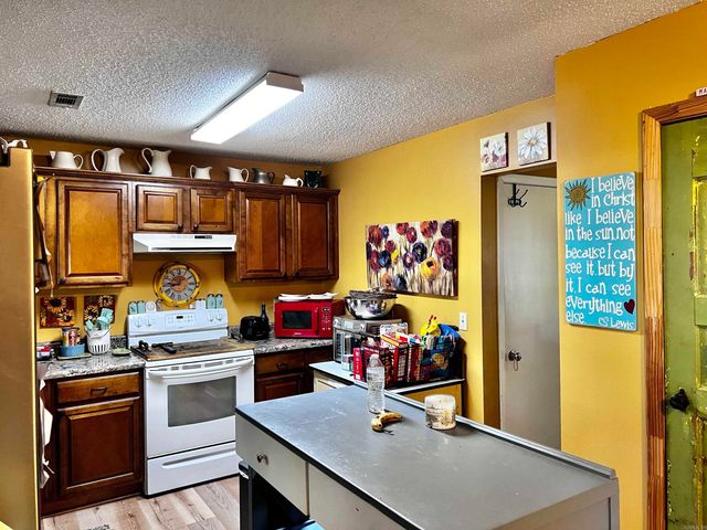 505 Pine St, Pangburn, AR 72121