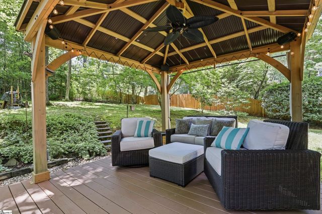 3 Cutting Horse Court, Simpsonville, SC 29680