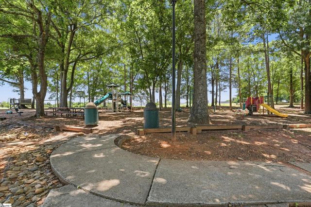 3 Cutting Horse Court, Simpsonville, SC 29680