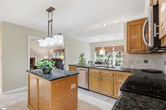 3 Cutting Horse Court, Simpsonville, SC 29680