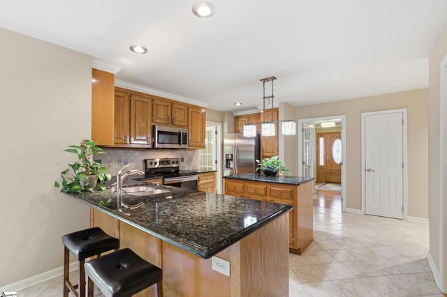3 Cutting Horse Court, Simpsonville, SC 29680