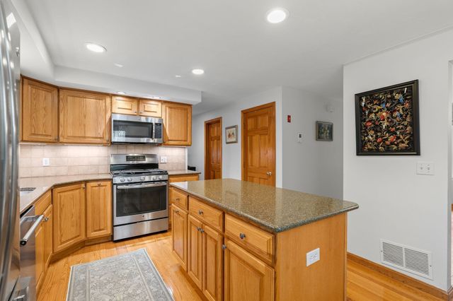 13 Bayberry Rd, Raynham, MA 02767
