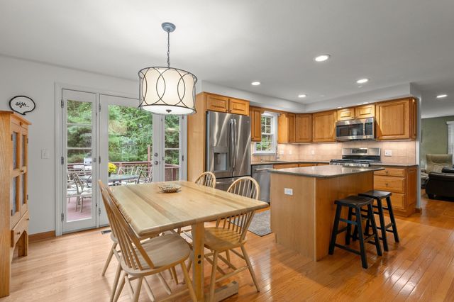 13 Bayberry Rd, Raynham, MA 02767