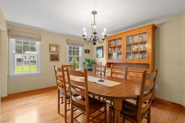 13 Bayberry Rd, Raynham, MA 02767