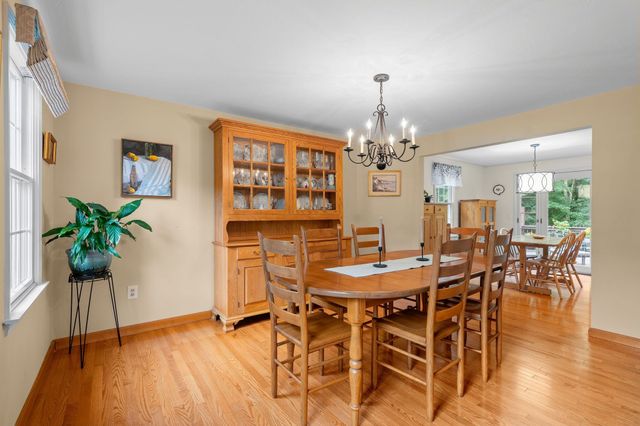 13 Bayberry Rd, Raynham, MA 02767