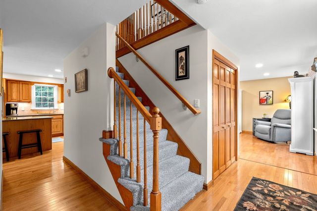 13 Bayberry Rd, Raynham, MA 02767