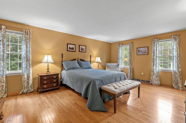 13 Bayberry Rd, Raynham, MA 02767