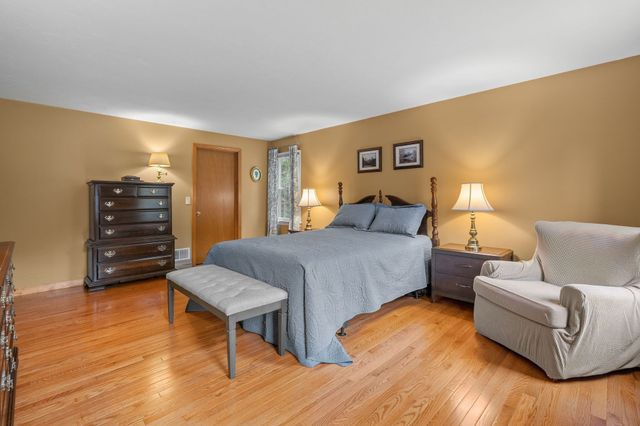 13 Bayberry Rd, Raynham, MA 02767