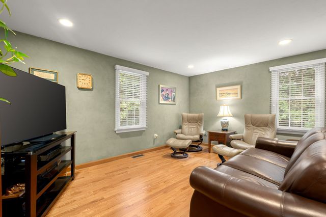 13 Bayberry Rd, Raynham, MA 02767