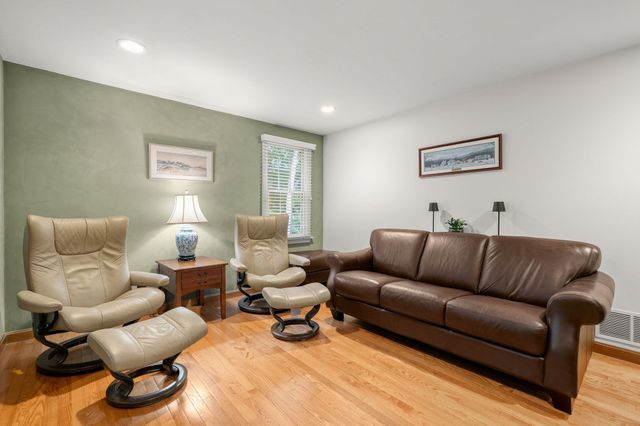 13 Bayberry Rd, Raynham, MA 02767