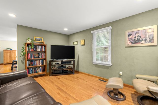 13 Bayberry Rd, Raynham, MA 02767