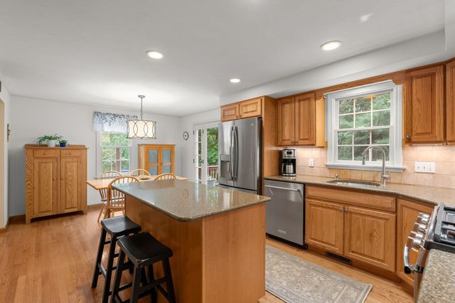 13 Bayberry Rd, Raynham, MA 02767