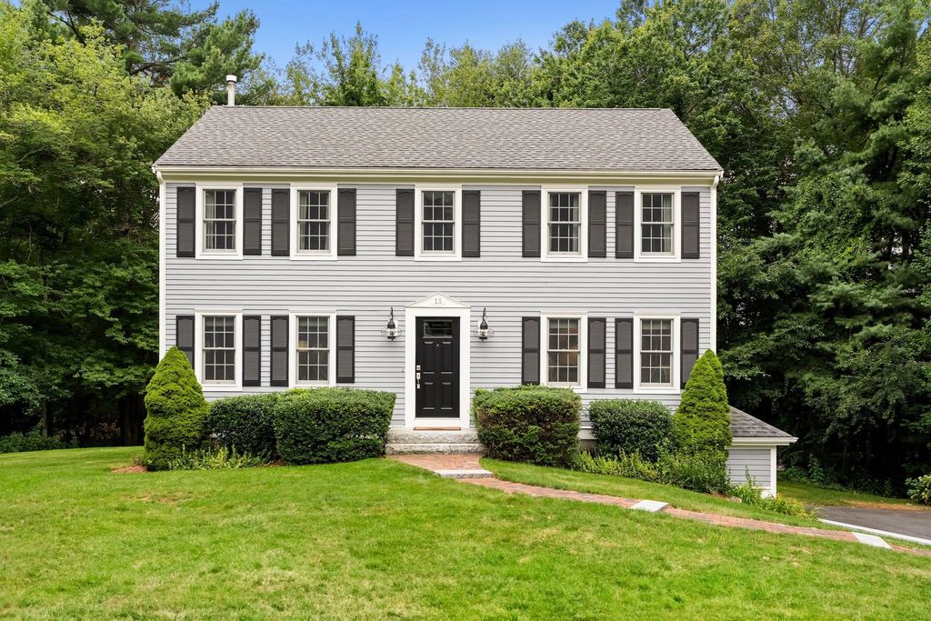 13 Bayberry Rd, Raynham, MA 02767