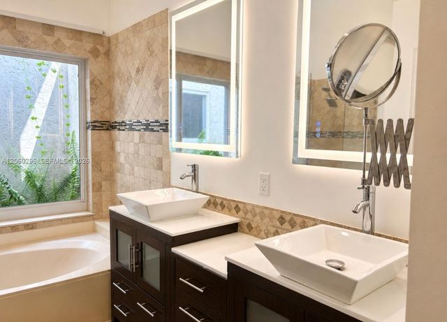 10665 San Bernardino Way, Boca Raton, FL 33428