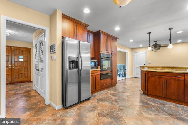 201 SWAN CREEK RD, Fort Washington, MD 20744