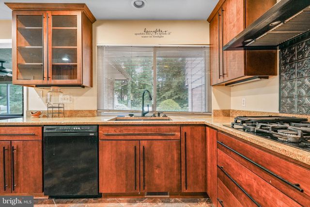 201 SWAN CREEK RD, Fort Washington, MD 20744