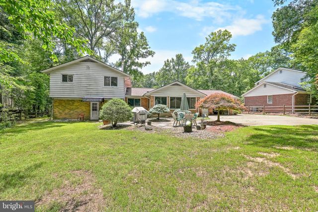 201 SWAN CREEK RD, Fort Washington, MD 20744