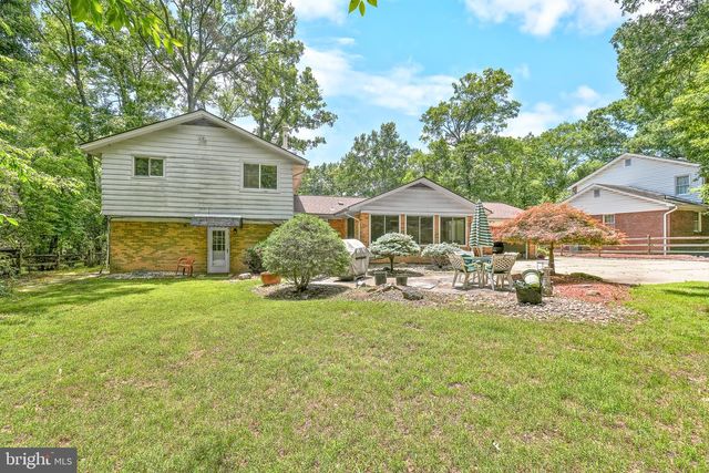 201 SWAN CREEK RD, Fort Washington, MD 20744
