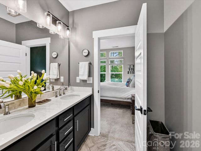 2915 Simpson Drive, Charlotte, NC 28205