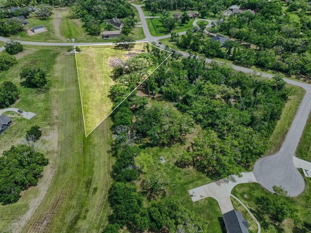 375 Thousand Oaks Drive, Angleton, TX 77515