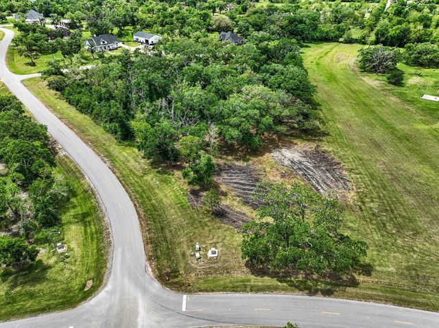 375 Thousand Oaks Drive, Angleton, TX 77515