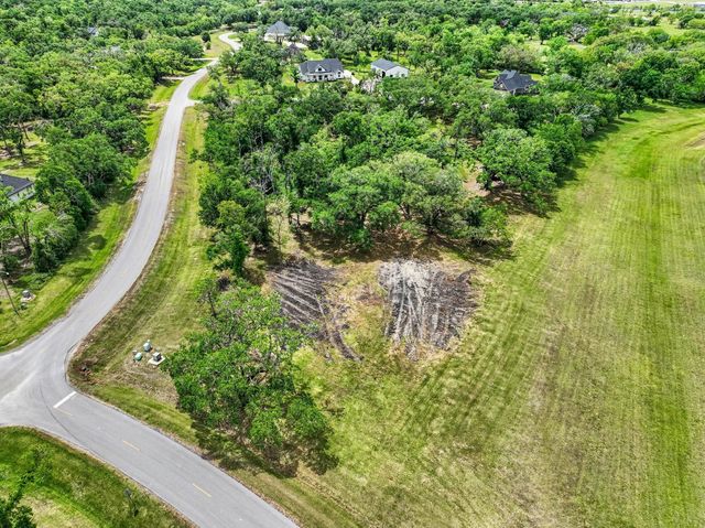 375 Thousand Oaks Drive, Angleton, TX 77515