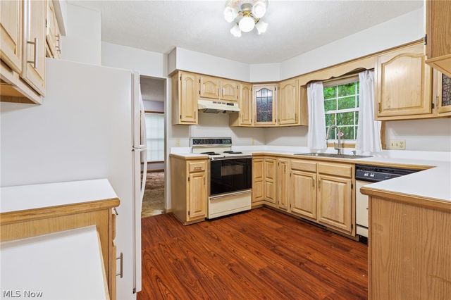 5882 Indian Creek Circle NW, Canton, OH 44718