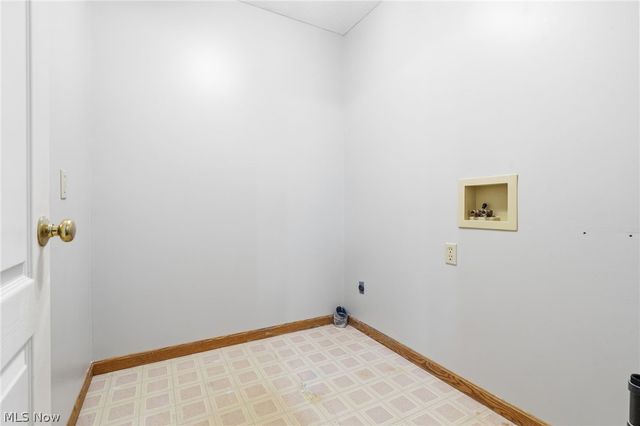 5882 Indian Creek Circle NW, Canton, OH 44718
