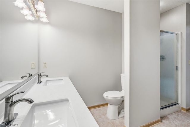 5882 Indian Creek Circle NW, Canton, OH 44718