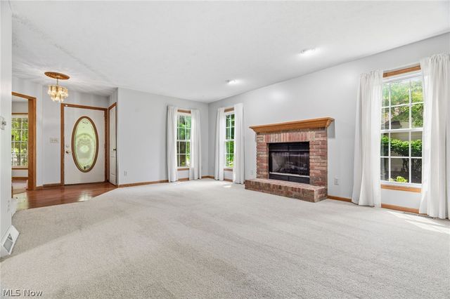 5882 Indian Creek Circle NW, Canton, OH 44718