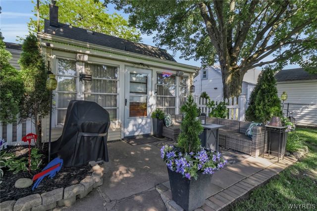 60 Arthur Street, Cheektowaga, NY 14225
