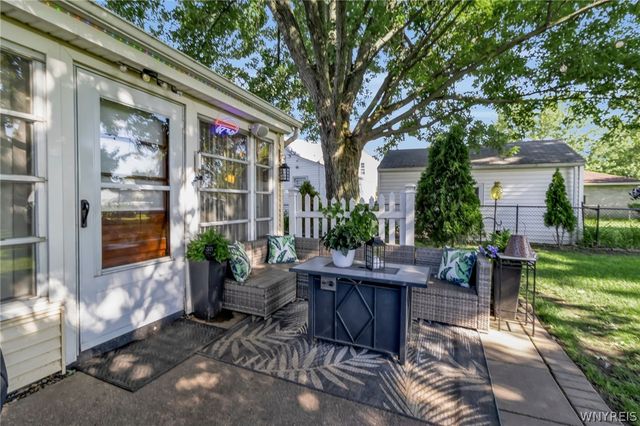 60 Arthur Street, Cheektowaga, NY 14225