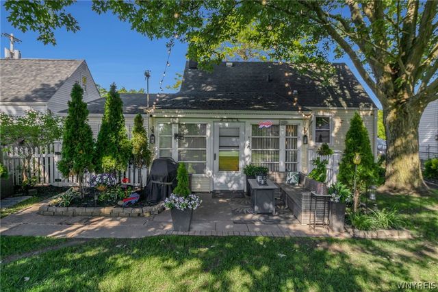 60 Arthur Street, Cheektowaga, NY 14225