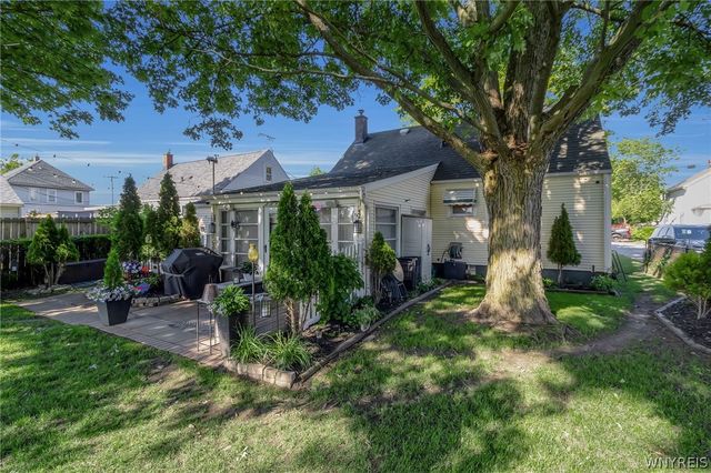 60 Arthur Street, Cheektowaga, NY 14225