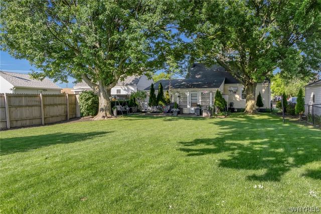 60 Arthur Street, Cheektowaga, NY 14225
