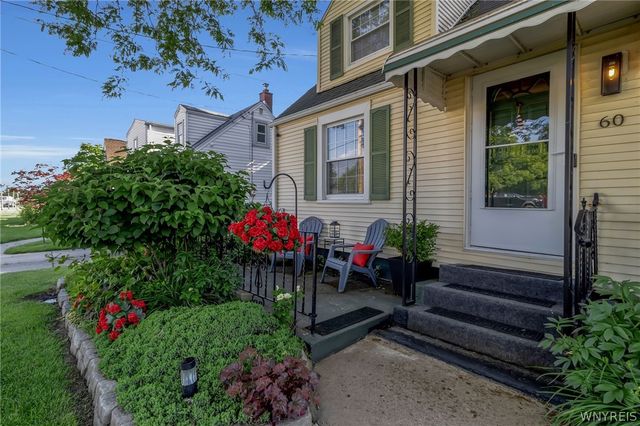 60 Arthur Street, Cheektowaga, NY 14225