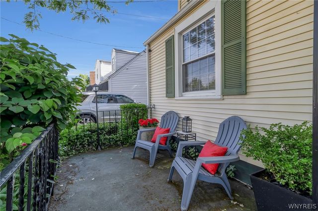 60 Arthur Street, Cheektowaga, NY 14225