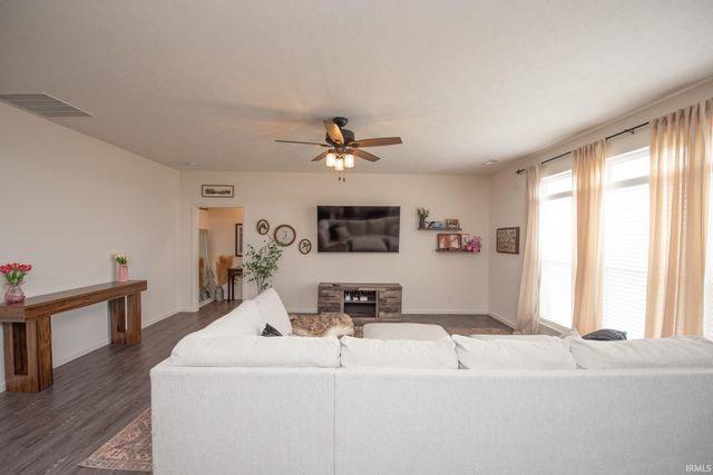 6196 Shale Crescent Drive, West Lafayette, IN 47906