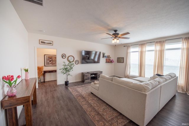 6196 Shale Crescent Drive, West Lafayette, IN 47906