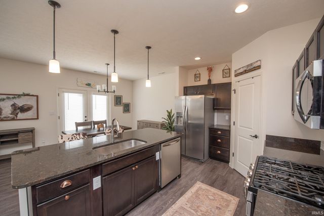 6196 Shale Crescent Drive, West Lafayette, IN 47906