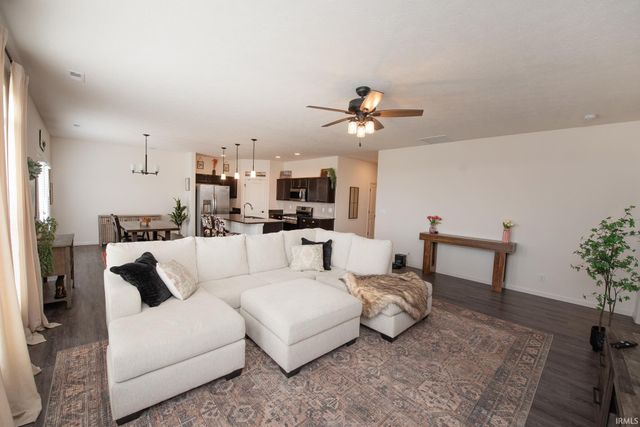 6196 Shale Crescent Drive, West Lafayette, IN 47906