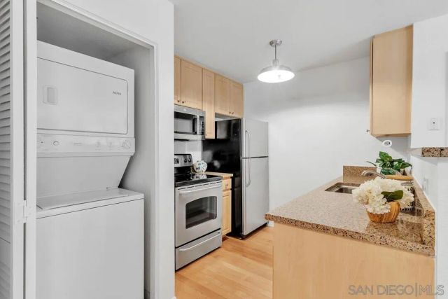 1970 Columbia St 301, San Diego, CA 92101