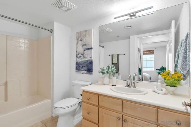 1970 Columbia St 301, San Diego, CA 92101
