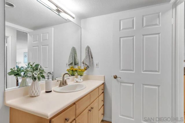 1970 Columbia St 301, San Diego, CA 92101