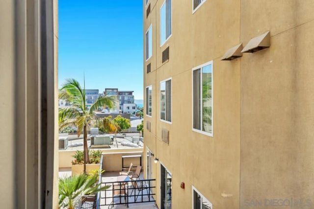 1970 Columbia St 301, San Diego, CA 92101